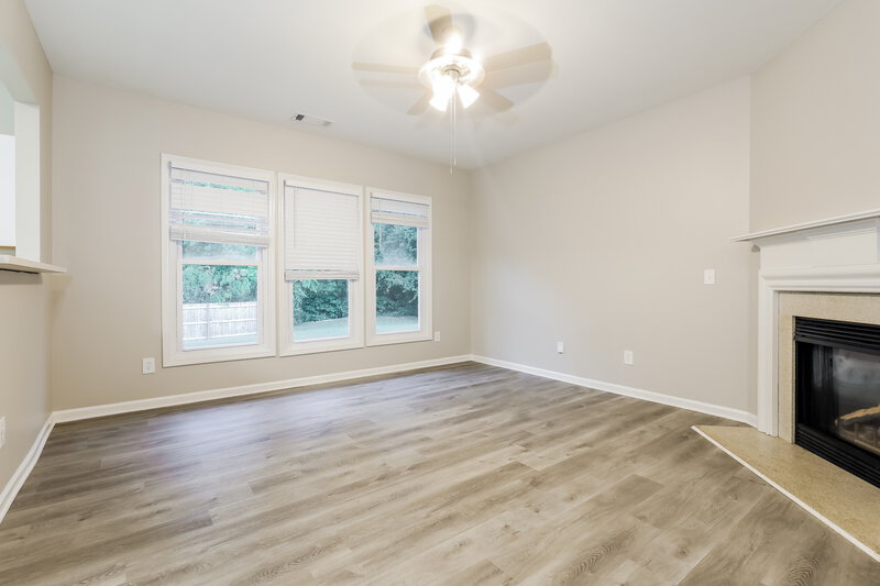 2,270/Mo, 3763 Uppark Dr Atlanta, GA 30349 Living Room View 2