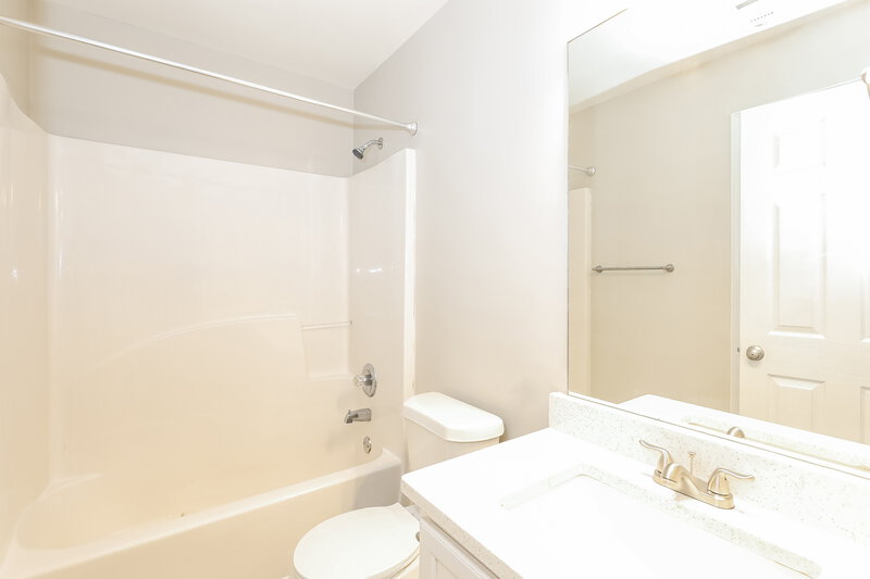 2,270/Mo, 3763 Uppark Dr Atlanta, GA 30349 Bathroom View 2