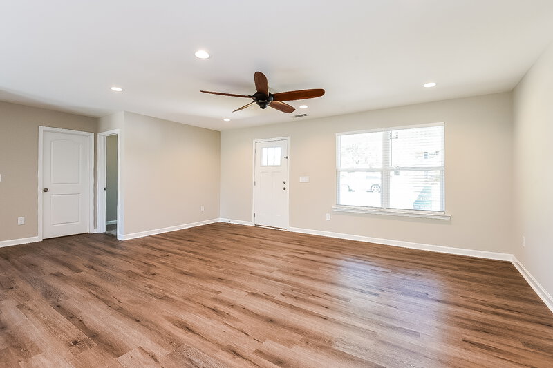 1,845/Mo, 440 Grassdale Rd Cartersville, GA 30121 Living Room View 3