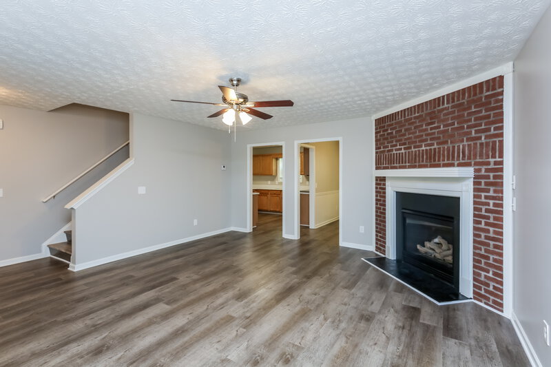 2,170/Mo, 710 Castlebrooke Dr SE Lawrenceville, GA 30045 Living Room View 3