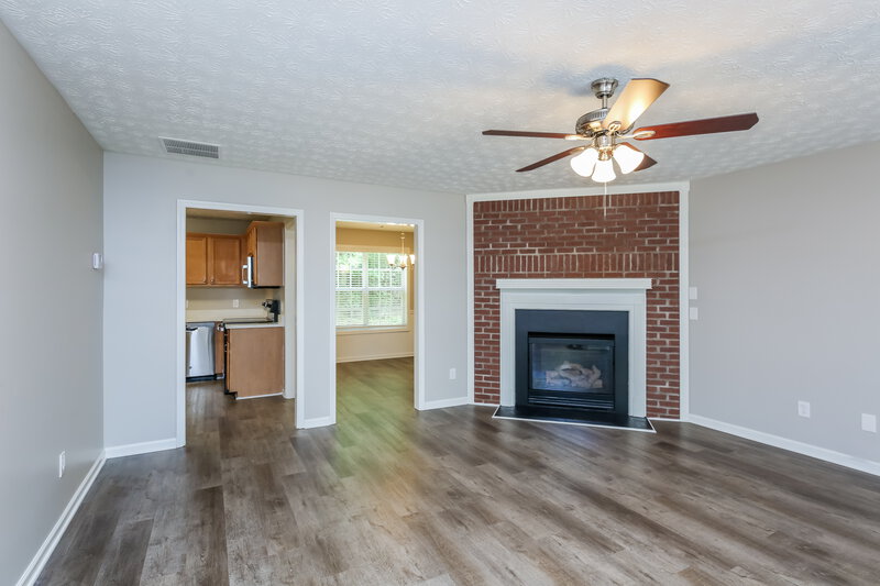 2,170/Mo, 710 Castlebrooke Dr SE Lawrenceville, GA 30045 Living Room View 4