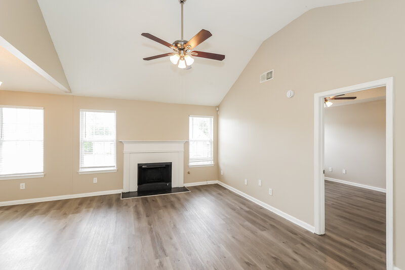 2,525/Mo, 714 Cherry Branch Cir Fairburn, GA 30213 Living Room View