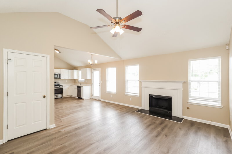 2,525/Mo, 714 Cherry Branch Cir Fairburn, GA 30213 Living Room View 2