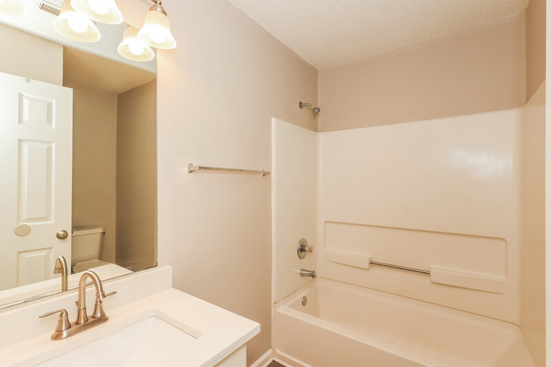 2,525/Mo, 714 Cherry Branch Cir Fairburn, GA 30213 Bathroom View 2
