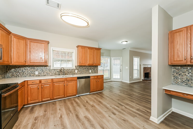 2,455/Mo, 30 Dearing Woods Ct Covington, GA 30014 Kitchen View