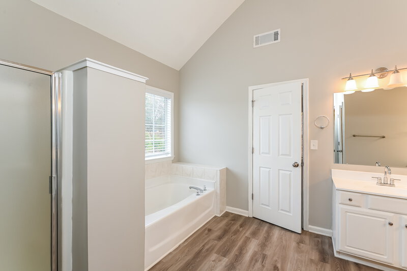 2,455/Mo, 30 Dearing Woods Ct Covington, GA 30014 Bathroom View