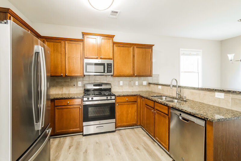 2,390/Mo, 30 Inverness Ave Newnan, GA 30263 Kitchen View