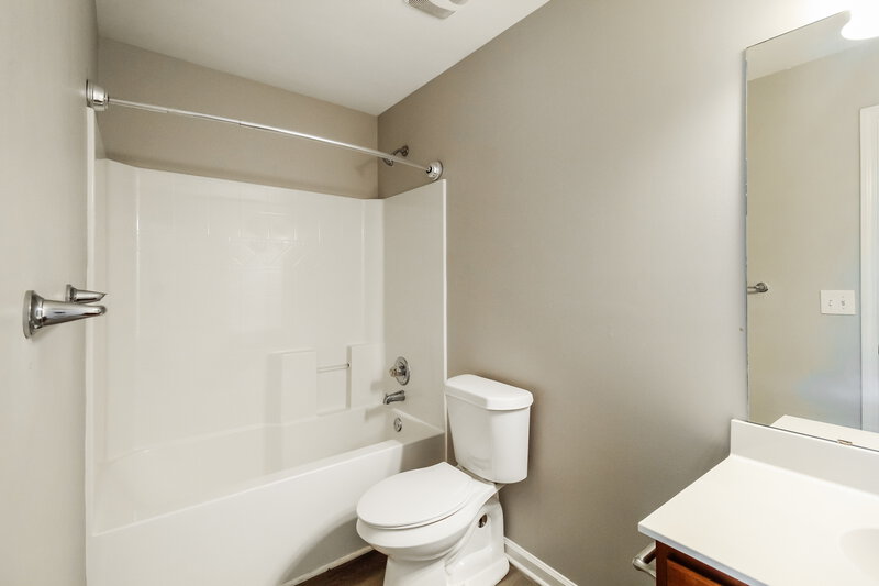 2,390/Mo, 30 Inverness Ave Newnan, GA 30263 Bathroom View 2