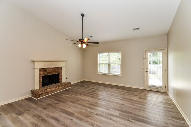 2,400/Mo, 1000 Cureton Dr Austell, GA 30106 Living Room View