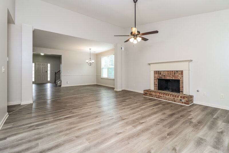 2,710/Mo, 1000 Cureton Dr Austell, GA 30106 Living Room View 3