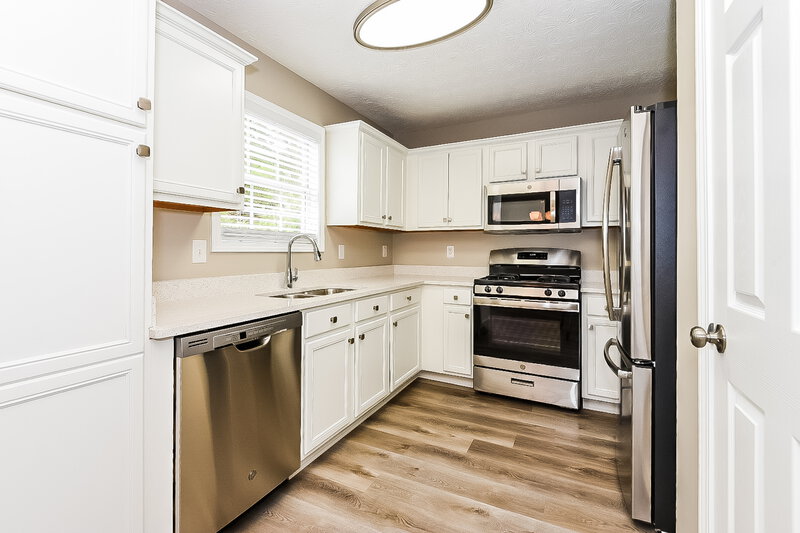 3,220/Mo, 204 Providence Rd Dallas, GA 30157 Kitchen View