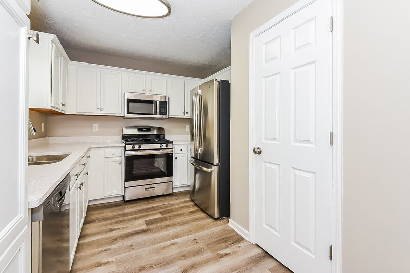 3,220/Mo, 204 Providence Rd Dallas, GA 30157 Kitchen View 2