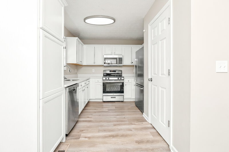 2,320/Mo, 204 Providence Rd Dallas, GA 30157 Kitchen View