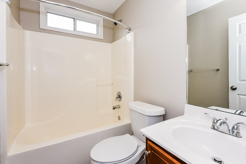 3,220/Mo, 204 Providence Rd Dallas, GA 30157 Main Bathroom View