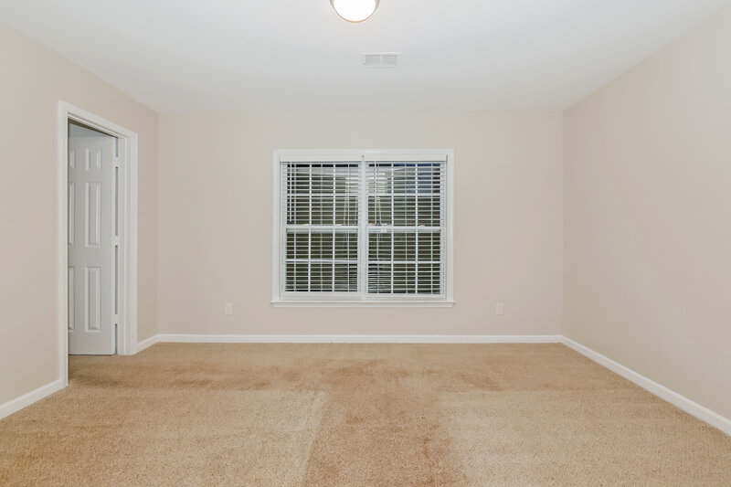2,025/Mo, 53 Lakeshore Pkwy Newnan, GA 30263 Bedroom View 2