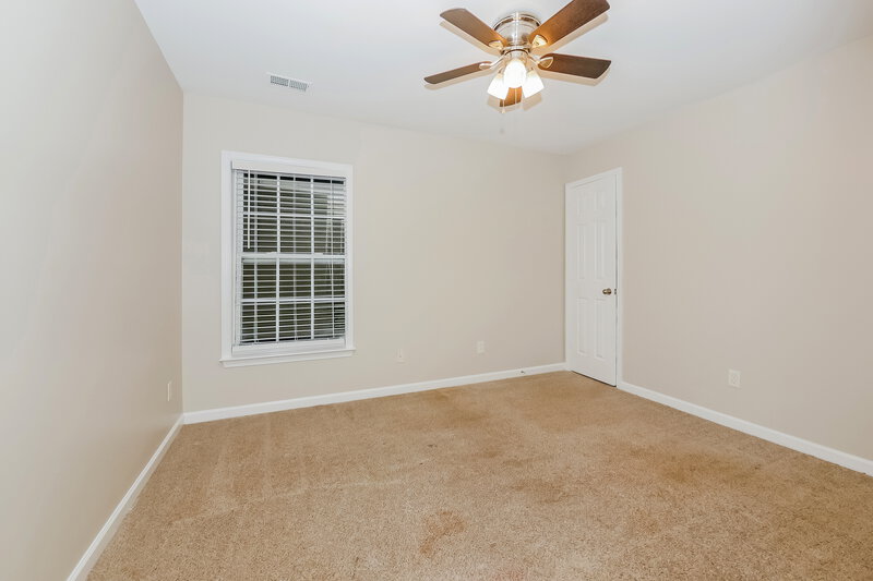 2,025/Mo, 53 Lakeshore Pkwy Newnan, GA 30263 Bedroom View 4
