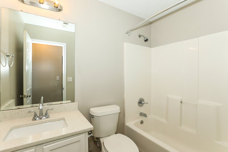 2,400/Mo, 272 Grover Turner Way McDonough, GA 30253 Bathroom View