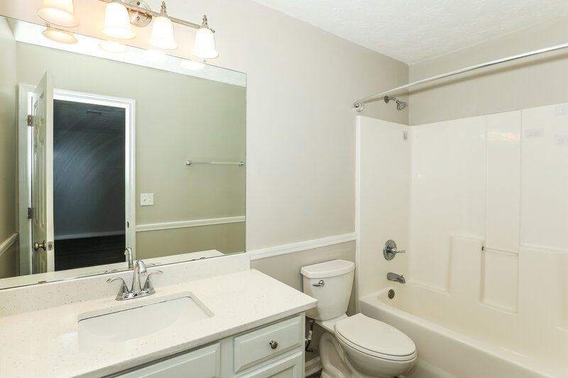 2,400/Mo, 272 Grover Turner Way McDonough, GA 30253 Bathroom View 2