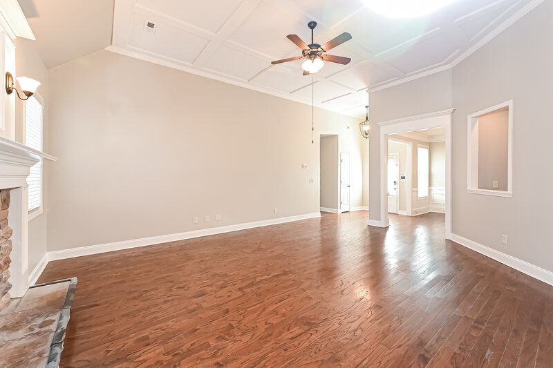 2,365/Mo, 66 Camden Village Dr Newnan, GA 30265 Living Room View 2