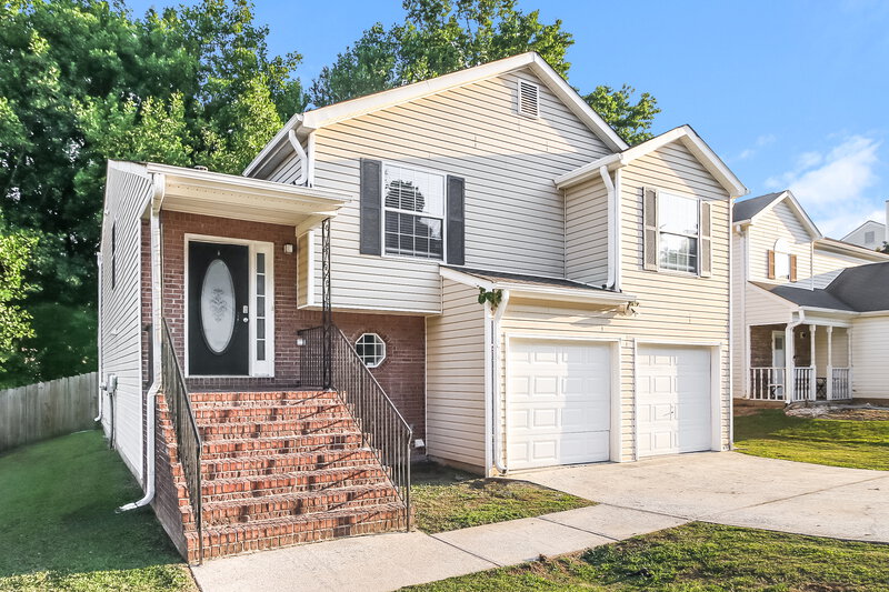 2,145/Mo, 1076 Hidden Brook Trl College Park, GA 30349 Front View