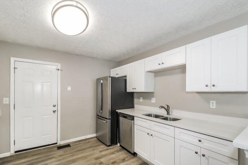 2,145/Mo, 1076 Hidden Brook Trl College Park, GA 30349 Kitchen View 2