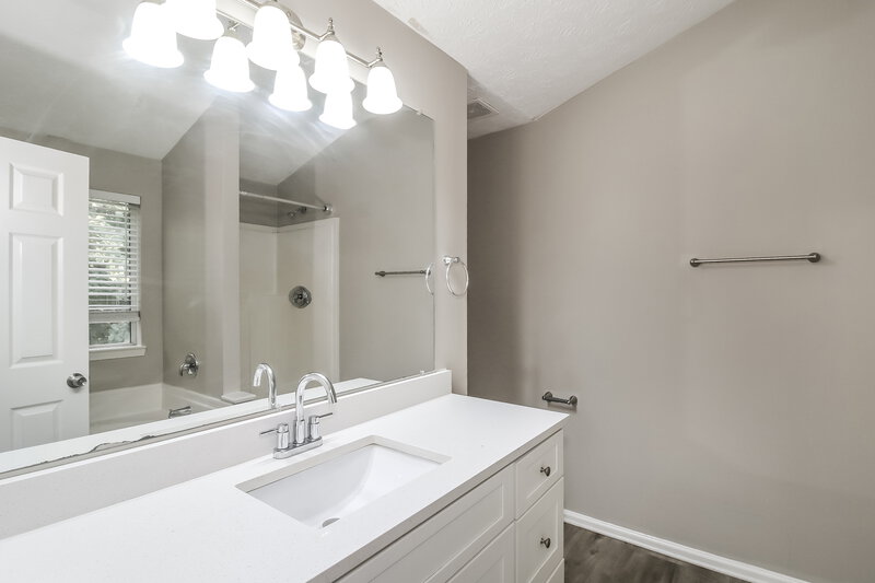 2,145/Mo, 1076 Hidden Brook Trl College Park, GA 30349 Main Bathroom View 2