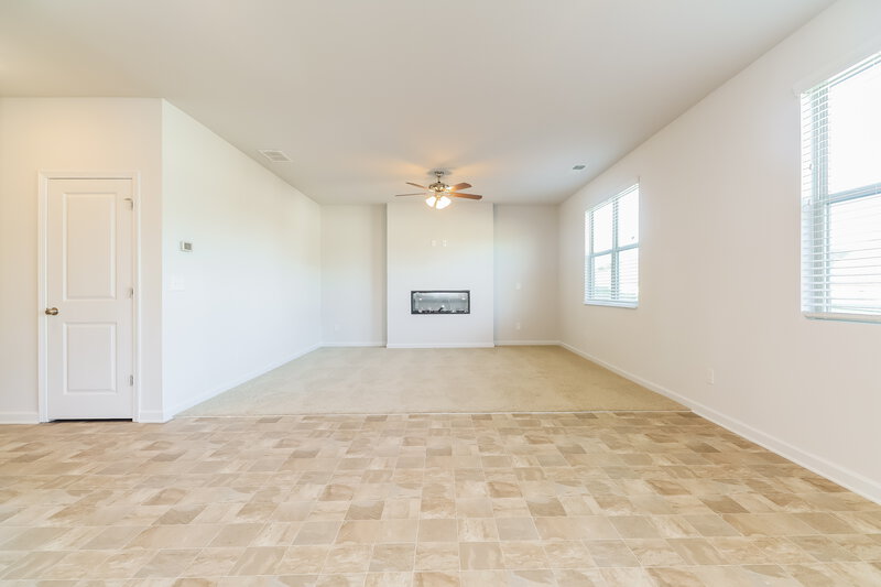2,320/Mo, 136 Hamilton Pointe Dr McDonough, GA 30253 Living Room View 2