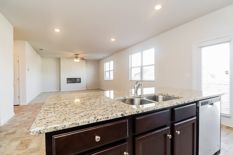 2,320/Mo, 136 Hamilton Pointe Dr McDonough, GA 30253 Kitchen View 2