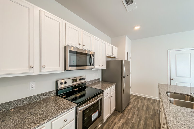 2,930/Mo, 480 Culloden Moor Dr McDonough, GA 30253 Kitchen View