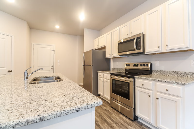 3,330/Mo, 151 Hamilton Pointe Dr McDonough, GA 30253 Kitchen View