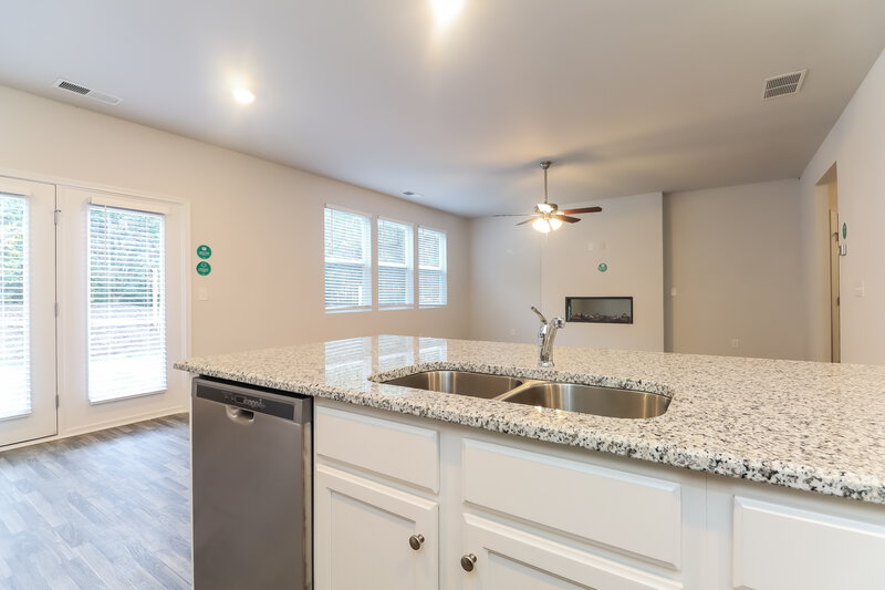 3,330/Mo, 151 Hamilton Pointe Dr McDonough, GA 30253 Kitchen View 2