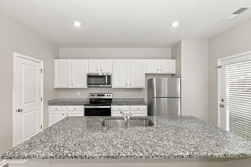 2,355/Mo, 316 Hamilton Pointe Dr McDonough, GA 30253 Kitchen View 2