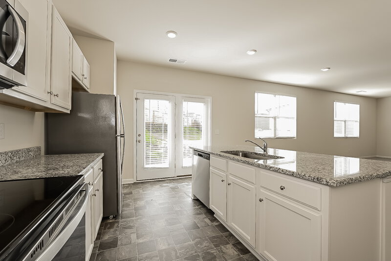 4,000/Mo, 316 Hamilton Pointe Dr McDonough, GA 30253 Kitchen View