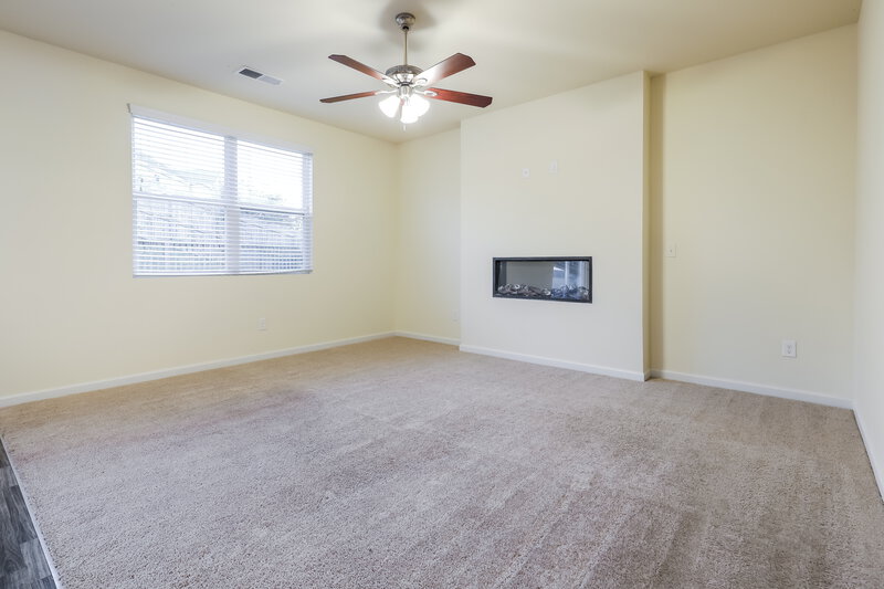 2,300/Mo, 322 Hamilton Pointe Dr McDonough, GA 30253 Living Room View