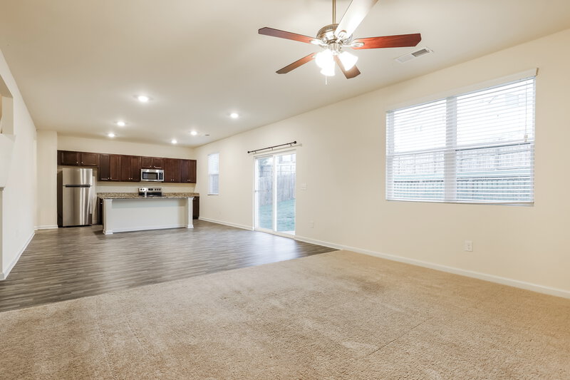 2,300/Mo, 322 Hamilton Pointe Dr McDonough, GA 30253 Living Room View 2