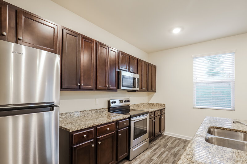 2,300/Mo, 322 Hamilton Pointe Dr McDonough, GA 30253 Kitchen View 2