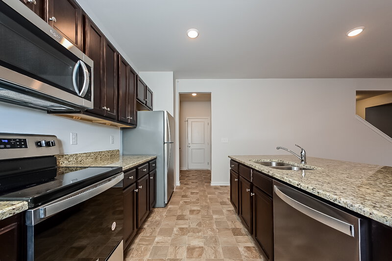 2,305/Mo, 120 Hamilton Pointe Dr McDonough, GA 30253 Kitchen View 3