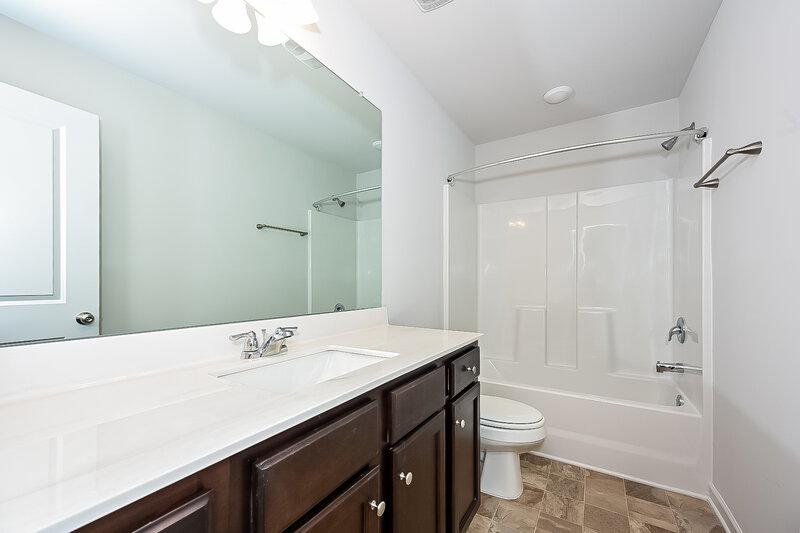 2,305/Mo, 120 Hamilton Pointe Dr McDonough, GA 30253 Bathroom View