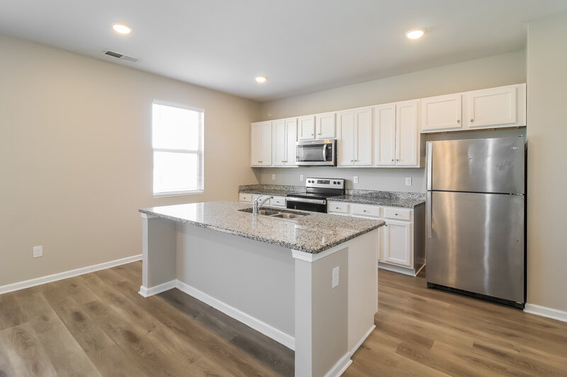 3,560/Mo, 124 Hamilton Pointe Dr McDonough, GA 30253 Kitchen View