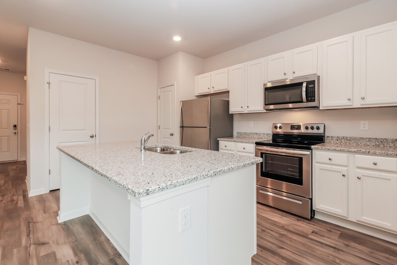 2,165/Mo, 156 Hamilton Pointe Dr McDonough, GA 30253 Kitchen View 4