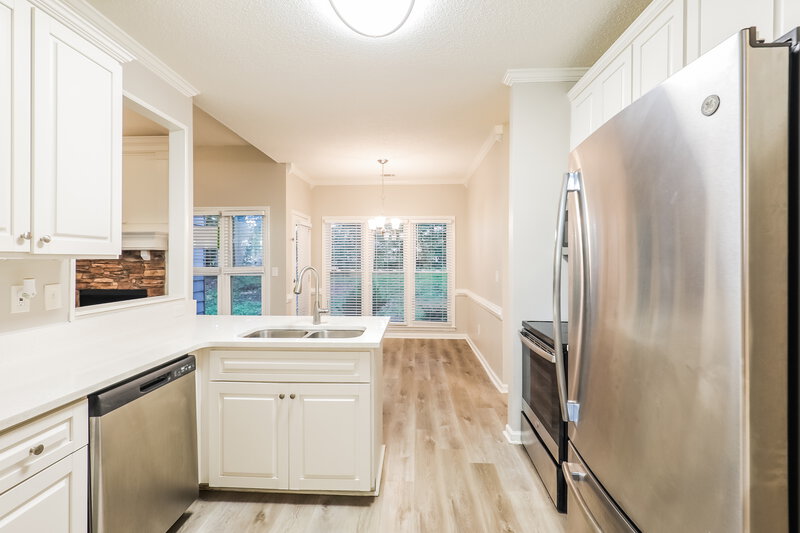2,330/Mo, 12 Sleepy Hollow Ct Stockbridge, GA 30281 Kitchen View 2