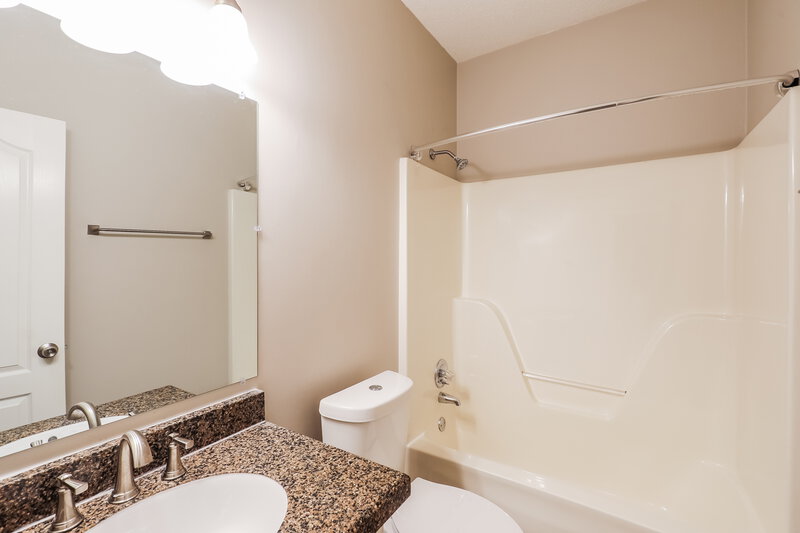 2,330/Mo, 12 Sleepy Hollow Ct Stockbridge, GA 30281 Bathroom View