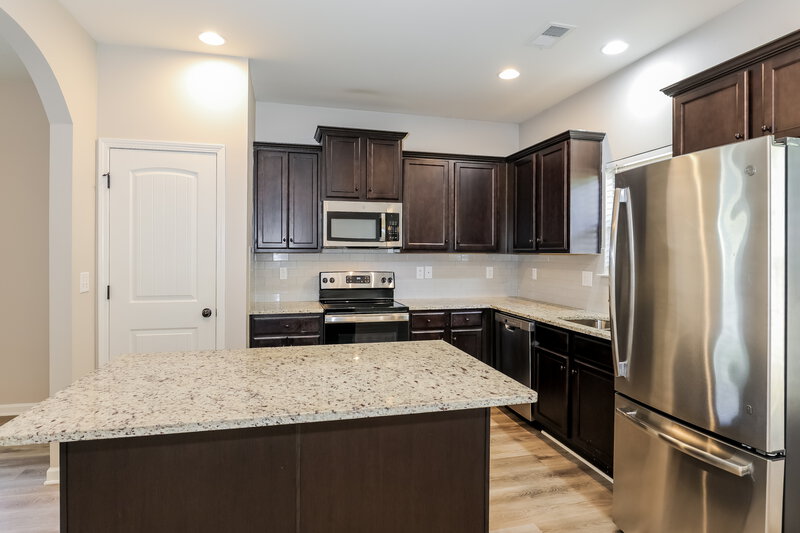 1,980/Mo, 10872 Big Sky Dr Hampton, GA 30228 Kitchen View