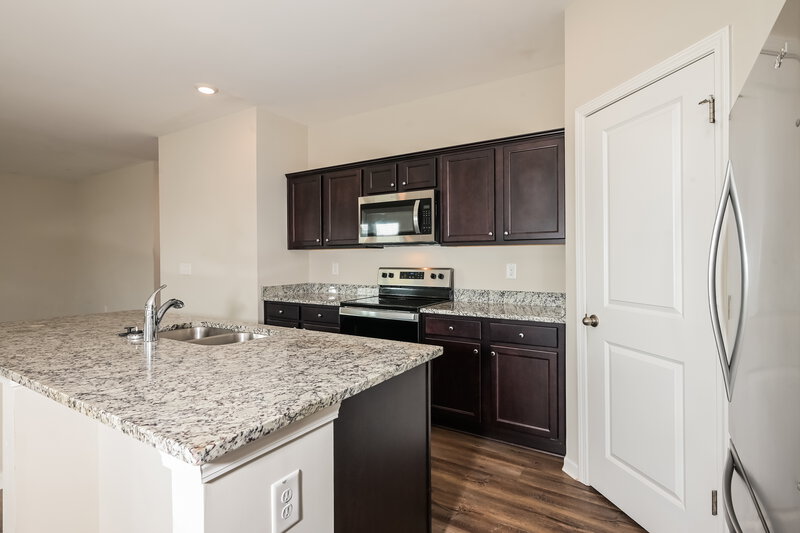2,195/Mo, 4314 Kendrick Cir Loganville, GA 30052 Kitchen View 2