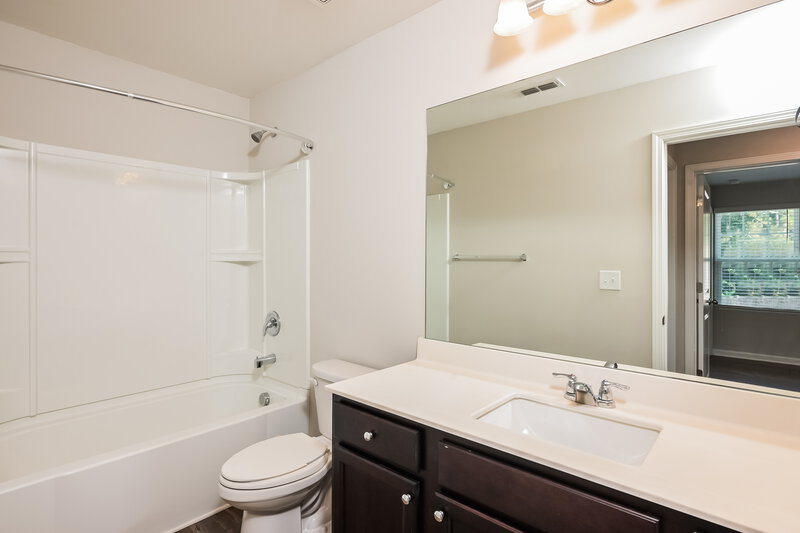 2,195/Mo, 4314 Kendrick Cir Loganville, GA 30052 Bathroom View