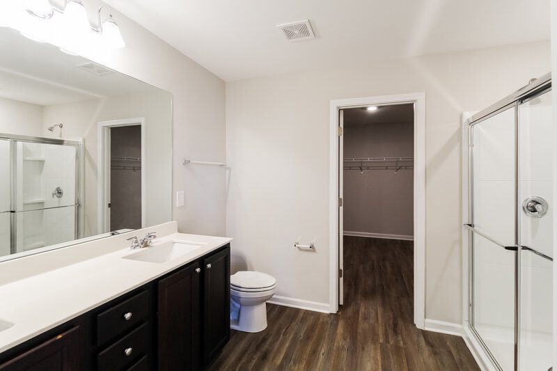 2,340/Mo, 4304 Kendrick Cir Loganville, GA 30052 Main Bathroom View