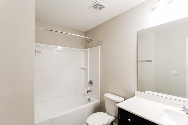 2,340/Mo, 4304 Kendrick Cir Loganville, GA 30052 Bathroom View