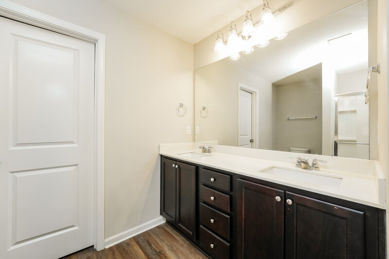 2,435/Mo, 4294 Kendrick Cir Loganville, GA 30052 Main Bathroom View