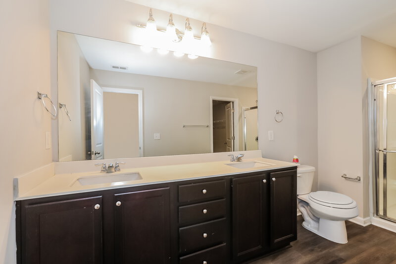 2,725/Mo, 4251 Kendrick Cir Loganville, GA 30052 Main Bathroom View