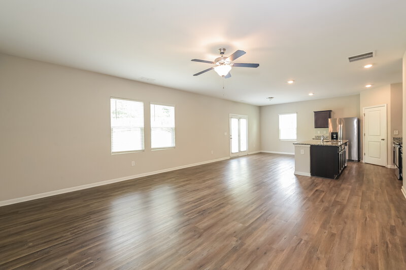 2,545/Mo, 4211 Kendrick Cir Loganville, GA 30052 Living Room View 2